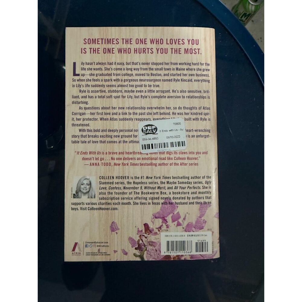 "It Ends With Us" by Colleen Hoover. - Picture 2 of 2